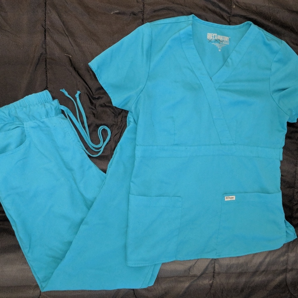 Grey's Anatomy Teal scrubs